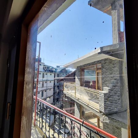 Hotel Alankar Manāli Kültér fotó
